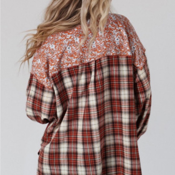 Red Floral Plaid Mixed Print Bishop Sleeve Patchwork Top - Picture 3 of 9